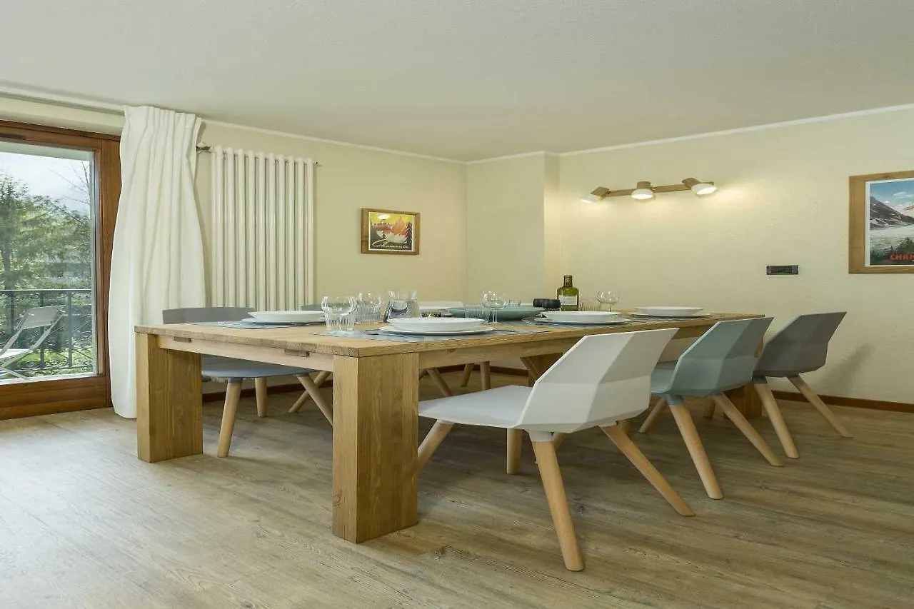 Apartment Ensa - Alpes Travel - Central Chamonix - Sleeps 4