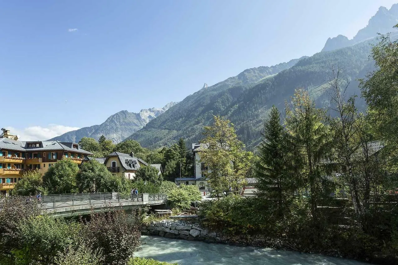 Apartment Ensa - Alpes Travel - Central Chamonix - Sleeps 4