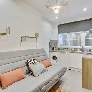 143 La Francaise Superbe A Apartment Paris