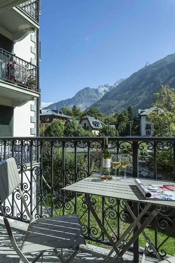 Apartment Ensa - Alpes Travel - Central Chamonix - Sleeps 4 France