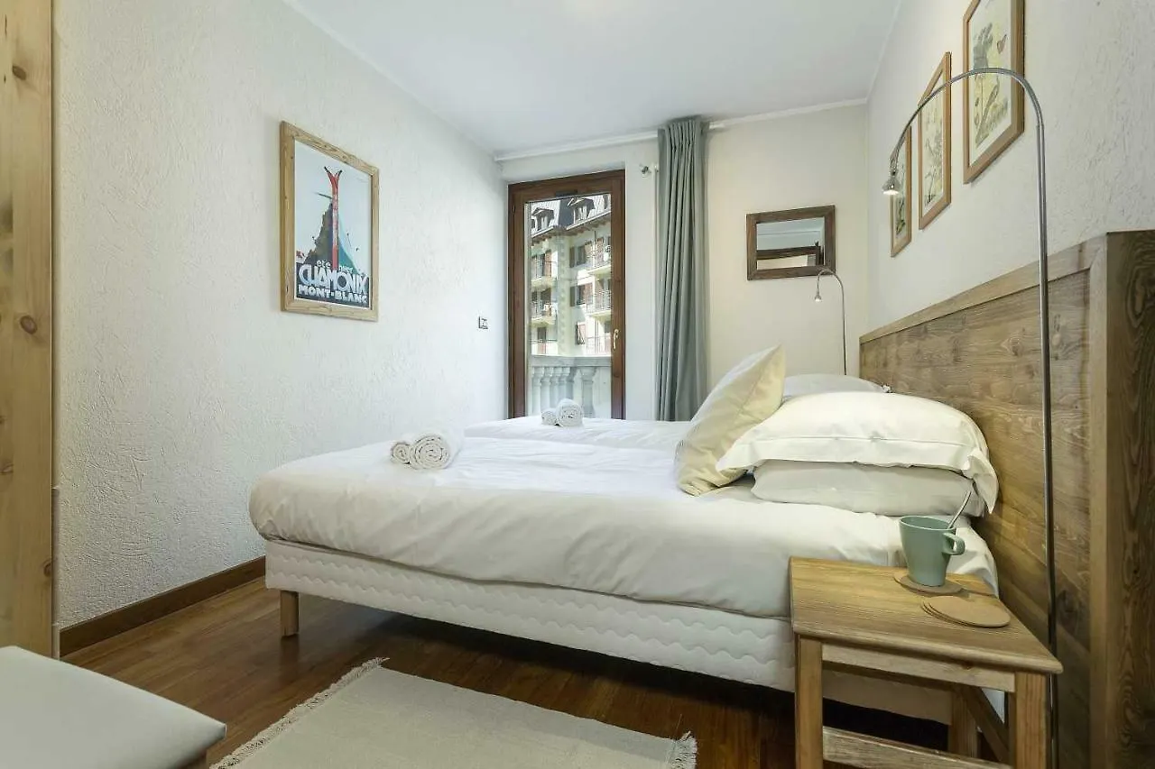 Apartment Ensa - Alpes Travel - Central Chamonix - Sleeps 4 France