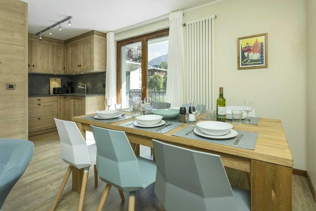 Apartment Ensa - Alpes Travel - Central Chamonix - Sleeps 4 0*,  France